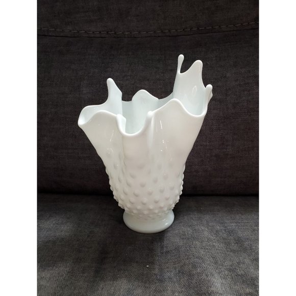 Fenton Hobnail Milk Glass Swung Ruffle Vase Crimped White Bouquet USA Vintage - Picture 3 of 9